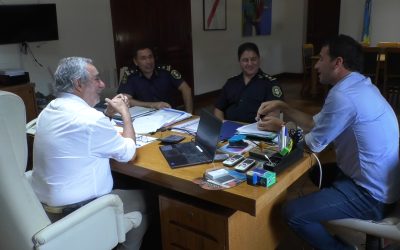 EL INTENDENTE FERNÁNDEZ SE REUNIÓ ESTA MAÑANA (LUNES) CON EL NUEVO TITULAR DE LA COMISARÍA PRIMERA DE TRENQUE LAUQUEN, COMISARIO DIEGO GHINZZANI