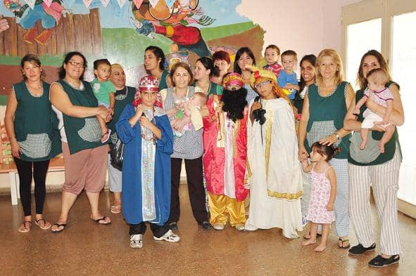 Los Reyes Magos en los Jardines y Hogares