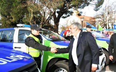 EL MINISTRO RITONDO ENTREGÓ DOS MÓVILES A TRENQUE LAUQUEN Y ANUNCIÓ QUE LA SUBCOMISARIA DE 30 DE AGOSTO PASARA A TENER RANGO DE COMISARÍA