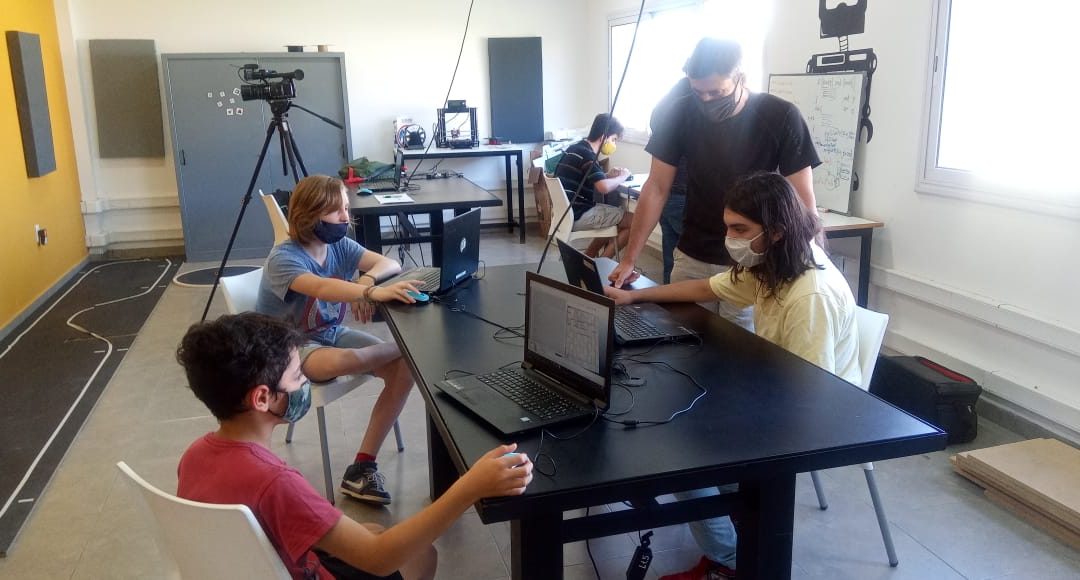 LOS CHICOS DEL TALLER DE ROBÓTICA DEL PCT PARTICIPARÁN EN UN TORNEO DE ROBÓTICA VIRTUAL CON COMPETIDORES DE TODO EL PAÍS