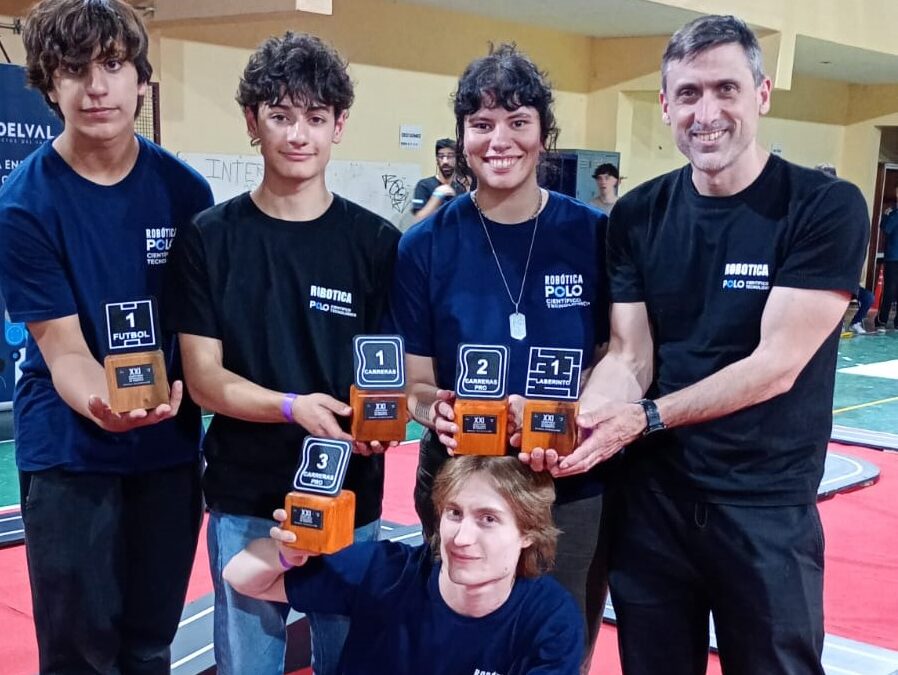 EXCELENTES RESULTADOS PARA EL EQUIPO DE ROBÓTICA DEL POLO CIENTÍFICO TECNOLÓGICO, EN LA XXI COMPETENCIA INTERNACIONAL EN BAHÍA BLANCA