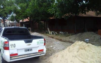 NIVELAN VEREDAS, COLOCAN CERRAMIENTO Y LIMPIAN EL PREDIO DEL PROYECTO HORIZONTES MAYORES