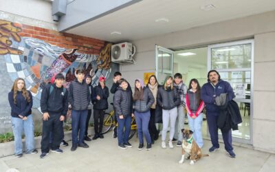 ESTUDIANTES DE LA ESCUELA SECUNDARIA N.º 2 VISITARON LA TERMINAL Y LA OFICINA DE TURISMO