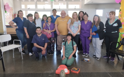 DEFENSA CIVIL MUNICIPAL CAPACITÓ AL PERSONAL DEL HOGAR CASTELLA EN RCP Y MANIOBRA DE HEIMLICH