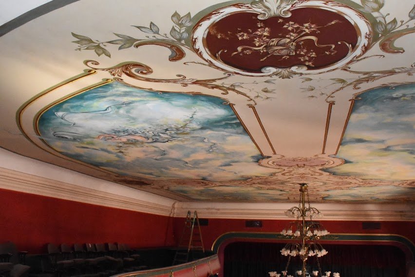 TEATRO ESPAÑOL: YA SE TERMINÓ DE RESTAURAR EL TECHO DE LA SALA Y EL MUNICIPIO AVANZA A BUEN RITMO CON LA OBRA DE REMODELACIÓN