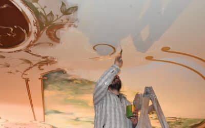 EL ARTISTA PLÁSTICO HERNÁN “SECHU” MARTÍN ESTÁ TRABAJANDO EN LA RESTAURACIÓN DEL TECHO DEL TEATRO ESPAÑOL