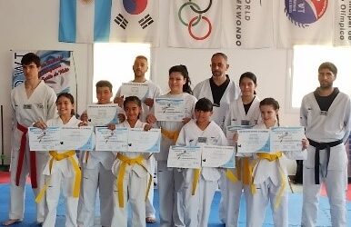 ESCUELA MUNICIPAL DE TAEKWONDO OLÍMPICO: EN EL ÚLTIMO EXAMEN DEL AÑO, 12 ALUMNOS/AS CONSIGUIERON ASCENDER A SU GRADO INMEDIATO