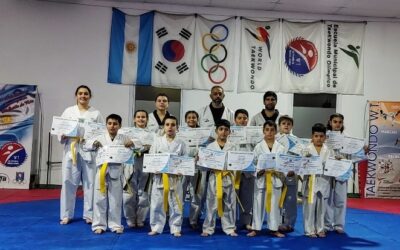 ESCUELA MUNICIPAL DE TAEKWONDO OLÍMPICO: 29 ALUMNOS/AS LOGRARON ASCENDER A SU GRADO INMEDIATO