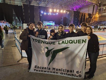 CUATRO INTEGRANTES DE LA ESCUELA MUNICIPAL DE TAEKWONDO OLÍMPICO PARTICIPARON CON MUY BUENOS RESULTADOS EN EL TORNEO NACIONAL