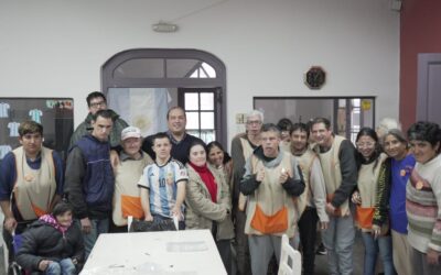 EL INTENDENTE VISITÓ EL TALLER PROTEGIDO PEÑI HUÉ Y COMPARTIÓ UN MOMENTO DE ENCUENTRO Y RECONOCIMIENTO A LA LABOR DIARIA