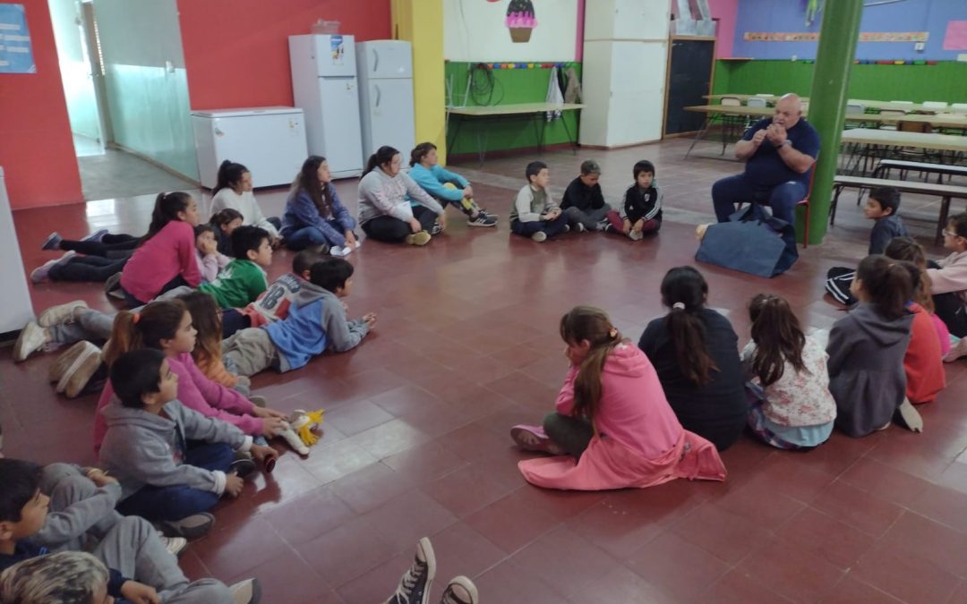 DEFENSA CIVIL MUNICIPAL DIO UN TALLER DIDÁCTICO SOBRE PRIMEROS AUXILIOS A CHICOS/AS DEL CENTRO INFANTIL “CARLOS PIOVESAN”, DE 30 DE AGOSTO