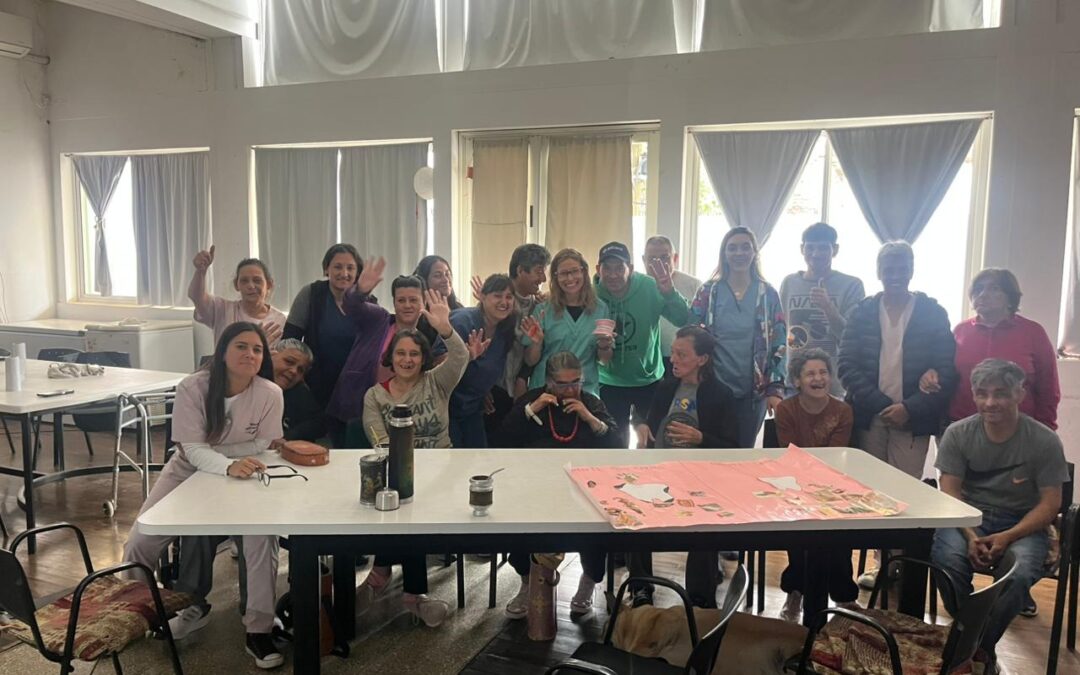 TALLERES DE SALUD BUCAL EN EL TALLER PROTEGIDO PEÑI HUE Y EN EL CUMEN CHE
