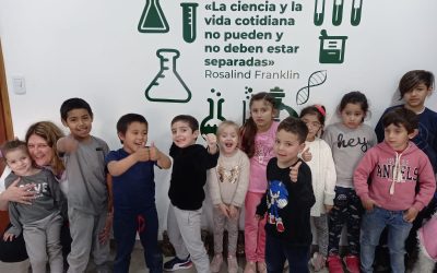 TALLER DE “COMPOST & CIENCIA” EN EL PCT, CON LA PARTICIPACIÓN DE UNOS VEINTE NIÑOS Y NIÑAS QUE SE ENTUSIASMARON CON LA PROPUESTA