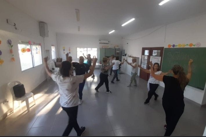 EL TALLER DE DANZA «SOÑANDO FOLCLORE» INICIA SUS CLASES EN EL BARRIO ESPERANZA