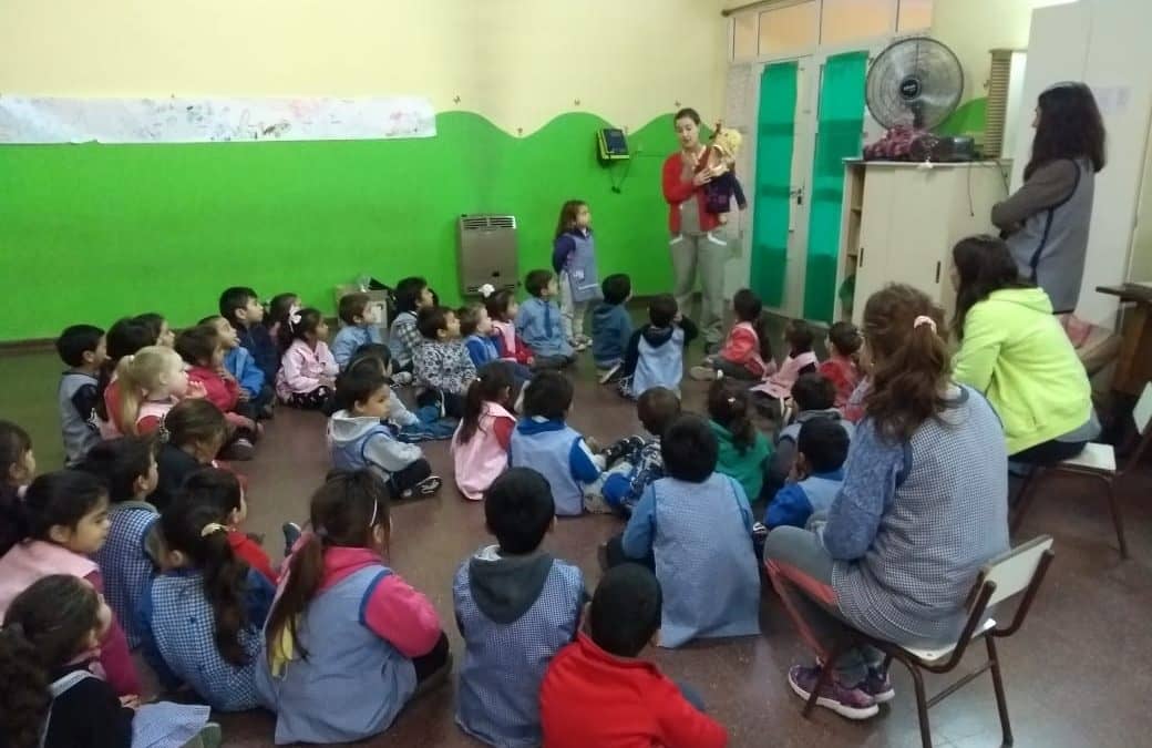 LOS CHICOS DEL JARDÍN Nº 913 TUVIERON UN TALLER DE HIGIENE BUCAL Y LOS DE LA ESCUELA Nº 46 DE ALIMENTACIÓN