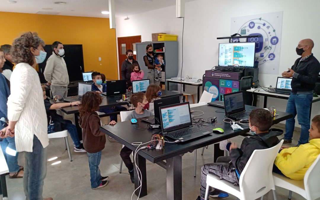 CON UN PROYECTO VINCULADO A LA ENSEÑANZA Y EL RESPETO POR LAS NORMAS DE TRÁNSITO TERMINÓ EL TALLER DE MBLOCK EN EL POLO CIENTÍFICO TECNOLÓGICO