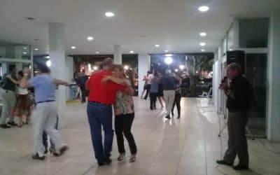 LLEGA EL MIÉRCOLES Y EL PATIO DEL CENTRO CÍVICO SE HACE PISTA PARA VOLVER A RECIBIR A «TANGO EN LA CALLE»