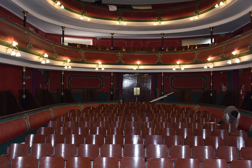 MAÑANA (MARTES) A PARTIR DE LAS 7 LA DIRECCIÓN DE CULTURA EMPIEZA A ENTREGAR LAS ENTRADAS PARA EL ESPECTÁCULO “AVE FÉNIX”, EN EL TEATRO ESPAÑOL