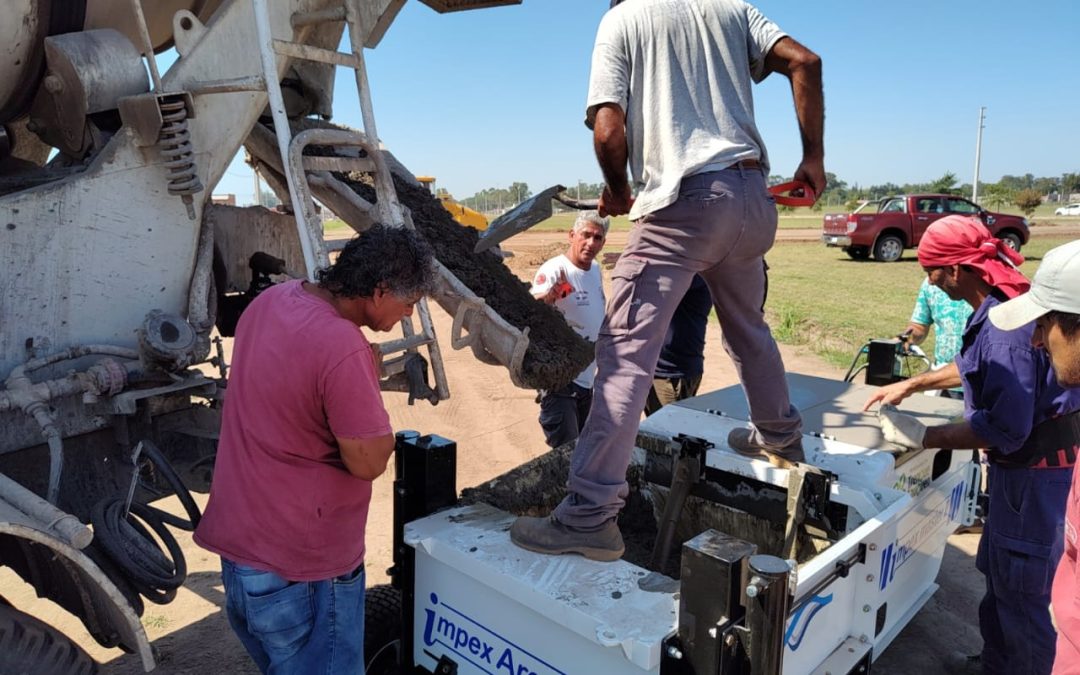 PERSONAL DEL ÁREA DE INFRAESTRUCTURA MUNICIPAL SE CAPACITÓ ESTA MAÑANA (JUEVES) EN EL USO DE LA NUEVA CORDONERA QUE ADQUIRIÓ EL MUNICIPIO POR LICITACIÓN