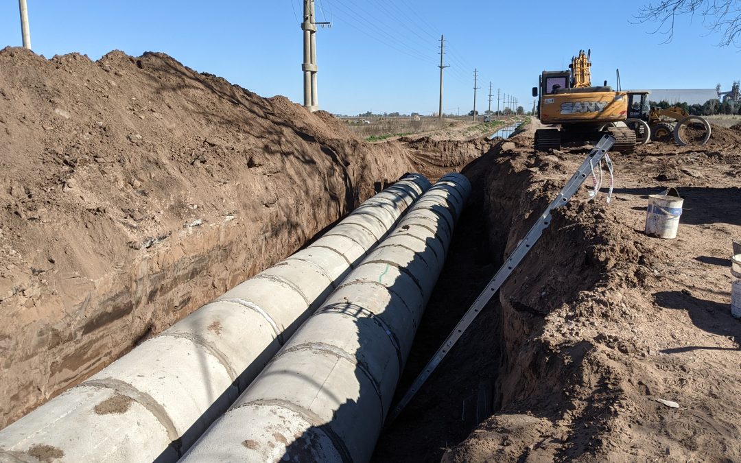 EL MUNICIPIO COMENZÓ HOY (MIÉRCOLES) LOS TRABAJOS DE REFUERZO DE UNA OBRA DE DESAGÜES PLUVIALES EN EL ACCESO PERÓN Y SU CRUCE COMBATIENTES DE MALVINAS