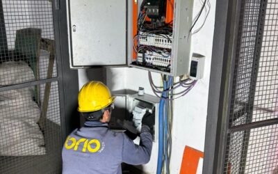 SE TRABAJA EN EL TABLERO PRINCIPAL DEL POLIDEPORTIVO MUNICIPAL Y PODRÍA HABER CORTES EN EL SUMINISTRO ELÉCTRICO PARA REALIZAR LAS TAREAS