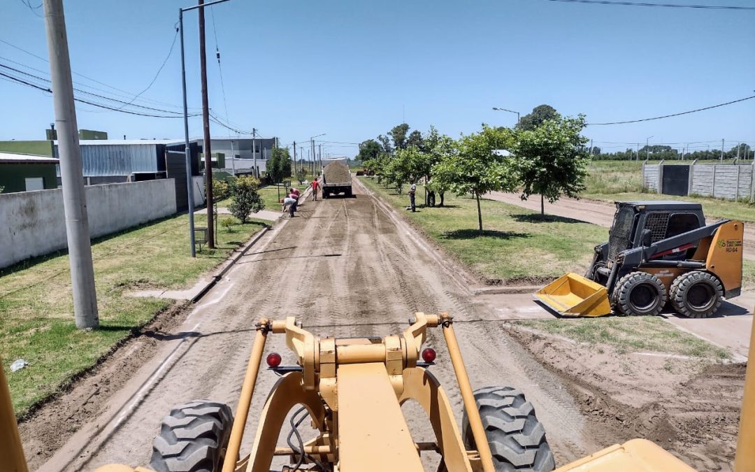 EL MUNICIPIO ESTÁ TRABAJANDO EN LA CALLE MELVIN JONES DE LA AMPLIACIÓN URBANA PARA MEJORAR LA TRANSITABILIDAD EN EL SECTOR