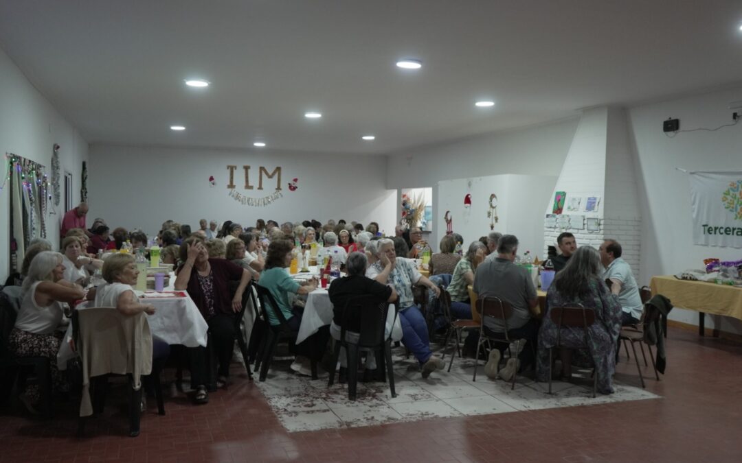 TRENQUE LAUQUEN EN MOVIMIENTO TUVO EL CIERRE ANUAL DE ACTIVIDADES CON CENA, BAILE, ALEGRÍA Y MUCHA ENERGÍA