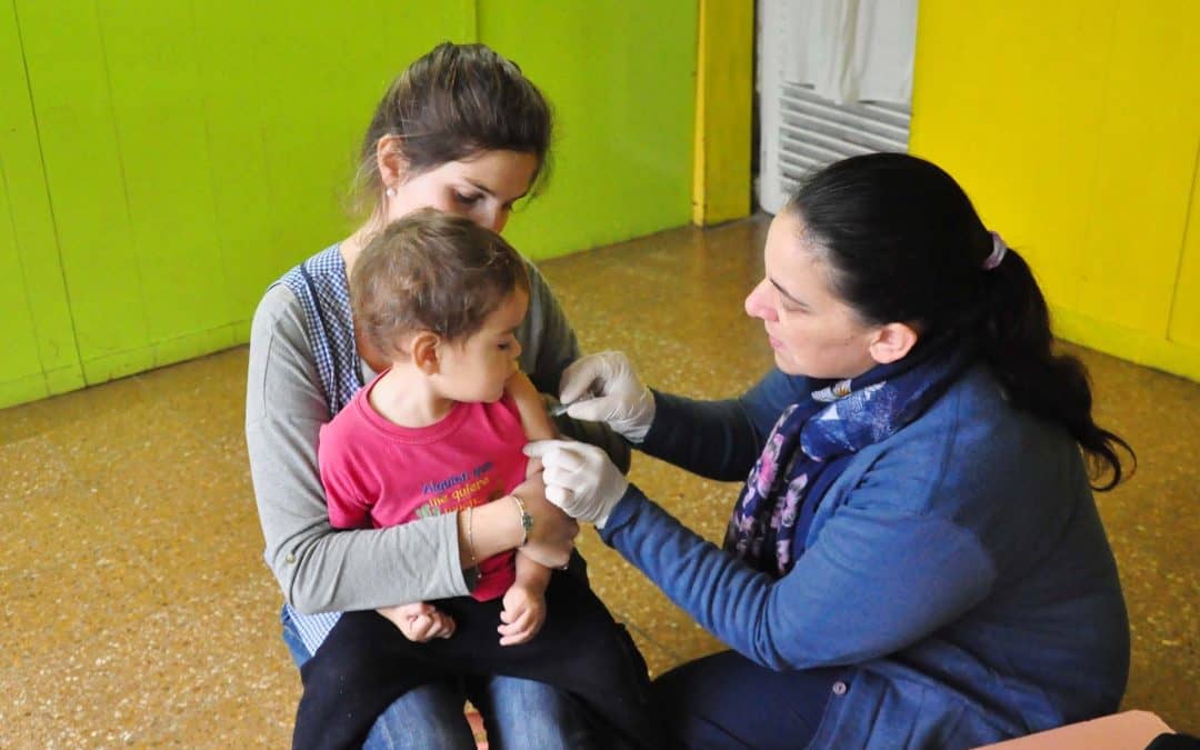 El Municipio aplica las vacunas que son necesarias para el ingreso escolar