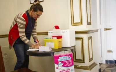 EL VACUNATORIO DEL HOSPITAL ORELLANA PERMANECERÁ ABIERTO ESTE SÁBADO (12) DE 10 A 14 PARA REFORZAR LA CAMPAÑA NACIONAL Y MEJORAR LA COBERTURA