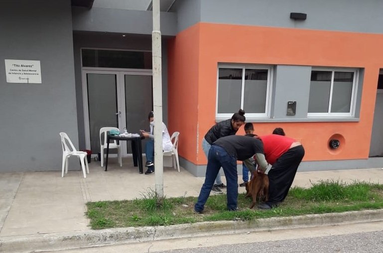 LA CAMPAÑA DE VACUNACIÓN ANTIRRÁBICA ITINERANTE LLEVA VACUNADAS 628 MASCOTAS EN SUS CUATRO PRIMERAS SALIDAS POR LOS BARRIOS