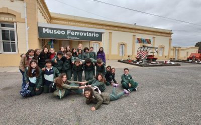 ESTUDIANTES DEL COLEGIO LOS NUEVOS SURCOS DE AMÉRICA VISITARON EL MUSEO FERROVIARIO