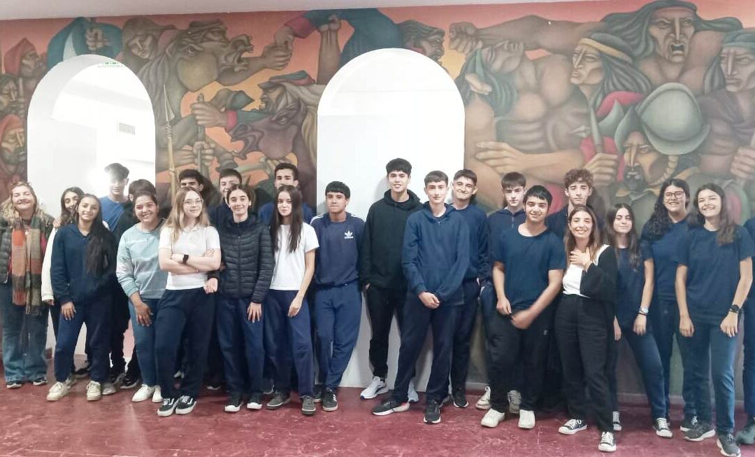 ESTUDIANTES DE LA ESCUELA SECUNDARIA Nº 3 VISITARON EL MUSEO HISTÓRICO REGIONAL