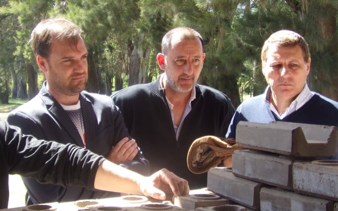 Fernández visitó un proyecto productivo y social en Rivadavia