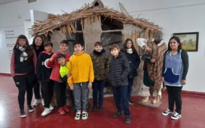 ESTUDIANTES DEL CEC Nº 801 Y DE LA ESEA Nº 1 VISITARON EL MUSEO HISTÓRICO REGIONAL