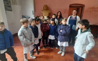 ALUMNOS/AS DE LA ESCUELA Nº 8 VISITARON ESTA MAÑANA (MIÉRCOLES) LA PLAZA SAN MARTÍN Y EL MUSEO DE LA COMANDANCIA