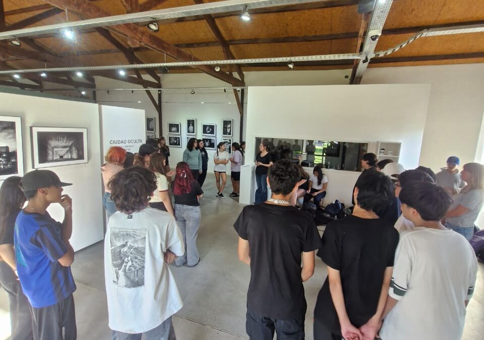 ALUMNOS DE LA ESEA Nº 1 VISITARON EL MUMAV Y REFLEXIONARON SOBRE EL PERÍODO HISTÓRICO DE LA DICTADURA, A 50 AÑOS DEL GOLPE MILITAR