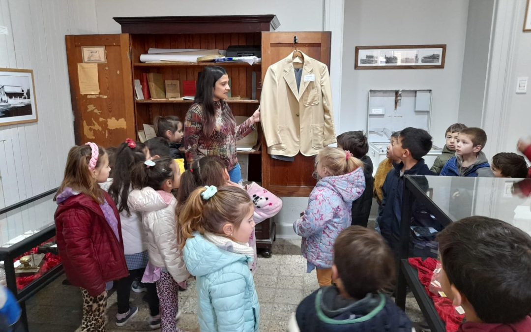 DOS SALAS DEL JARDÍN Nº 915 VISITARON EL MUSEO FERROVIARIO