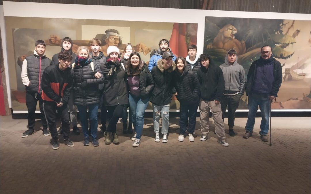 ESTUDIANTES DE TRES LOMAS VISITARON EL MUSEO DE ARTE MURAL “RODOLFO CAMPODÓNICO”