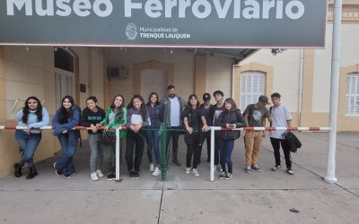 ESTUDIANTES DE CUARTO AÑO DE LA ESCUELA SECUNDARIA Nº 11 VISITARON EL MUSEO FERROVIARIO