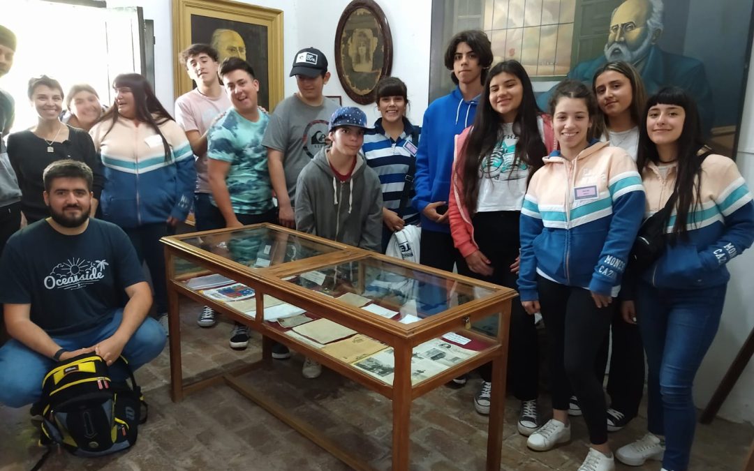 ESTUDIANTES DE LA ESCUELA SECUNDARIA Nº 2 DE MONES CAZÓN VISITARON EL MUSEO CÍVICO ALMAFUERTE
