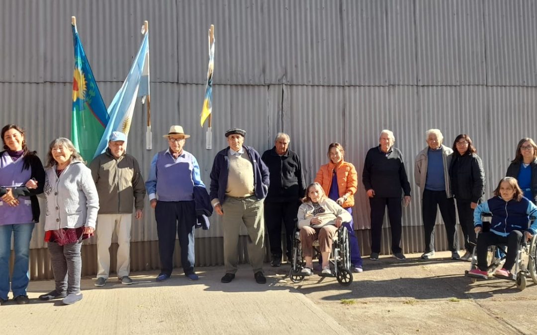 RESIDENTES DEL HOGAR CASTELLA Y ESTUDIANTES DEL INSTITUTO AGROTÉCNICO PADRE CASTELLARO DE BERUTI VISITARON EL MUSEO CAMPODÓNICO