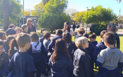 ALUMNOS DE 3º GRADO DEL INSTITUTO MIGUEL DI GERÓNIMO REALIZARON UNA VISITA EDUCATIVA A LA PLAZA SAN MARTÍN