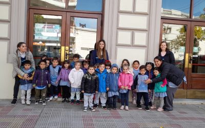 ALUMNOS/AS DEL JARDÍN PRÍNCIPE DE PAZ VISITARON EL TEATRO ESPAÑOL Y UN GRUPO DEL CEC Nº 801 RECORRIÓ LA PLAZA SAN MARTÍN