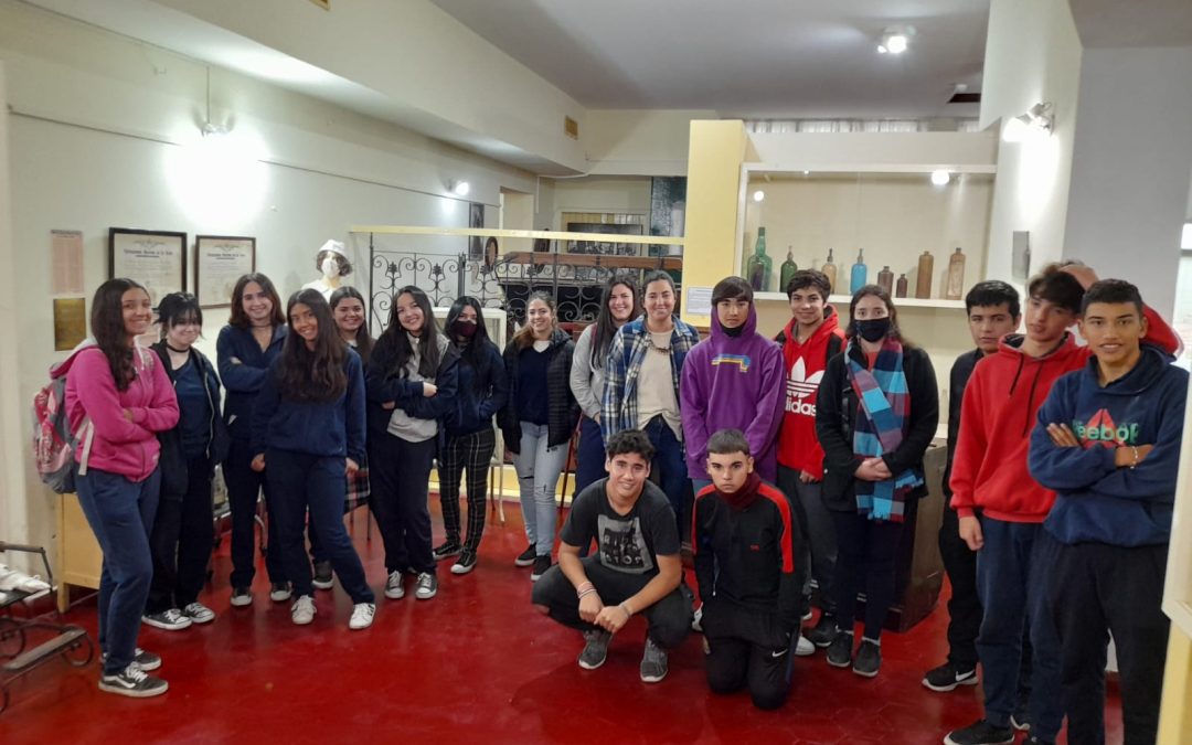 VISITA GUIADA AL MUSEO HISTÓRICO REGIONAL DE ESTUDIANTES DE LA ESCUELA SECUNDARIA Nº 10