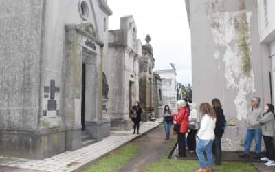ELGRUPO APEUTUN REALIZO LA SEGUNDA VISITA GUIADA AL CEMENTERIO MUNICIPAL, “UN ESPACIO DE ENCUENTRO CON LA HISTORIA”
