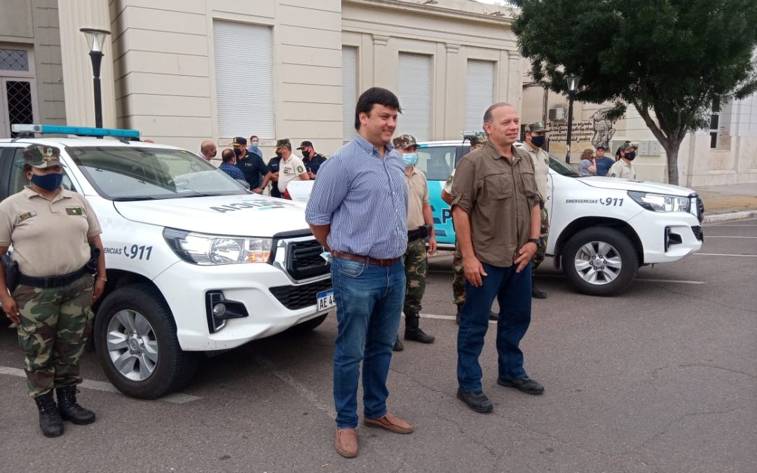 EL MINISTRO DE SEGURIDAD SERGIO BERNI VISITÓ TRENQUE LAUQUEN: SE REUNIÓ CON EL INTENDENTE INTERINO, ESTEBAN VIDAL, Y ENTREGARON TRES MÓVILES