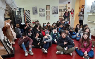 ESTUDIANTES DE LA ESCUELA ESPECIALIZADA EN ARTE Nº1 VISITARON EL MUSEO HISTÓRICO REGIONAL