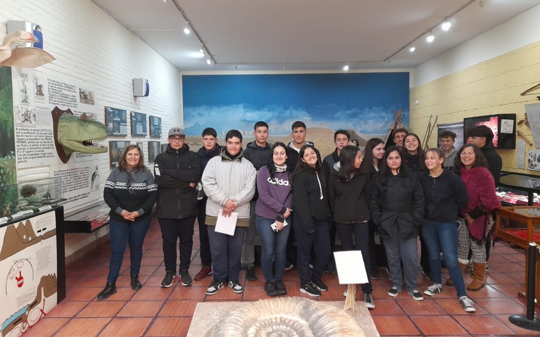 ESTUDIANTES DEL INSTITUTO AGROTÉCNICO PADRE CASTELLARO DE BERUTI VISITARON EL MUSEO HISTÓRICO REGIONAL Y EL MUSEO DE ARTE MURAL