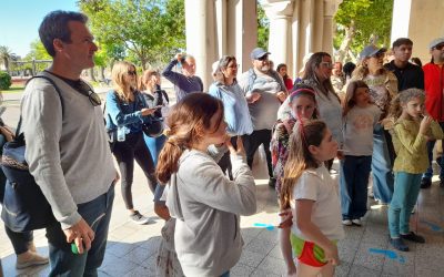 VISITA GUIADA POR EL CASCO HISTÓRICO DE LA CIUDAD CABECERA CON LA PARTICIPACIÓN DE UN NUMEROSO GRUPO DE VECINOS/AS