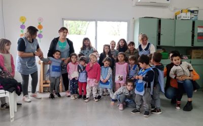 ALUMNOS/AS DEL JARDÍN Nº 907 VISITARON EL TALLER DE MANUALIDADES DEL CIC BARRIO ESPERANZA